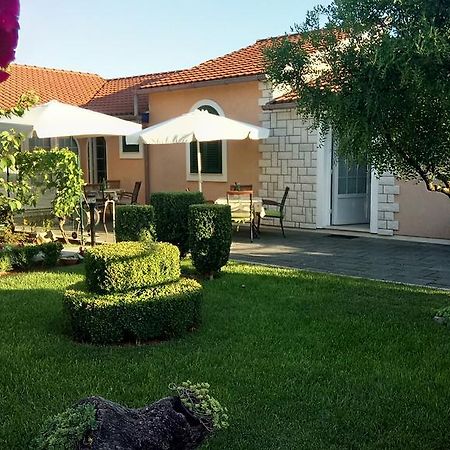 Apartments Lupus Vodice Eksteriør billede