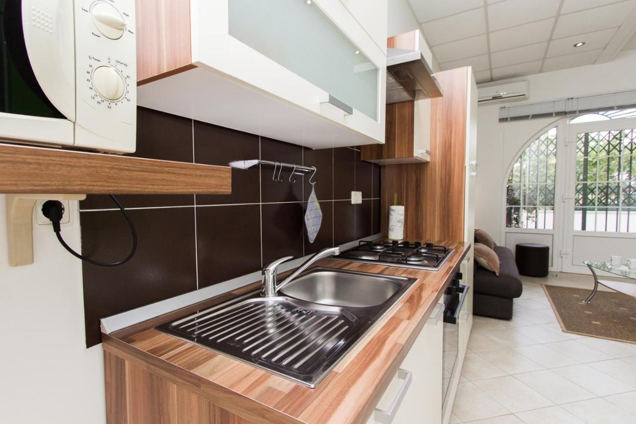 Apartments Lupus Vodice Eksteriør billede