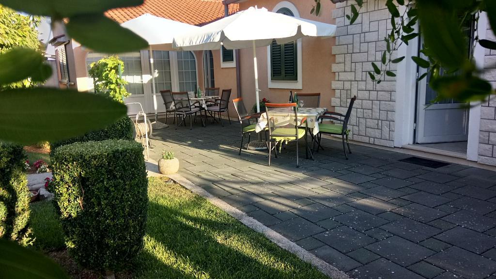 Apartments Lupus Vodice Eksteriør billede